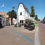 Sidestreet House