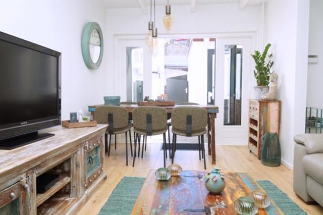 Sidestreet House *